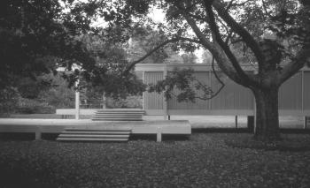 MIES VAN DER ROHE FARNSWORTH HOUSE ミース Mies van der Rohe's Farnsworth House Faces an Uncertain
